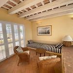 Villa de 6 habitaciones en el casco antiguo con piscina y vistas al mar