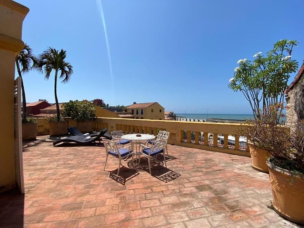 De 6 En El Casco Antiguo Con Piscina Y Vistas Al Mar Сasa de vacaciones *