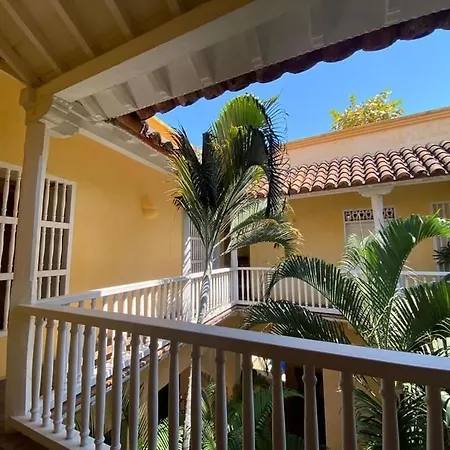 Сasa de vacaciones De 6 En El Casco Antiguo Con Piscina Y Vistas Al Mar *
