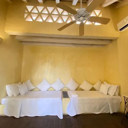 Сasa de vacaciones De 6 En El Casco Antiguo Con Piscina Y Vistas Al Mar *