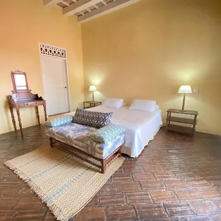 De 6 En El Casco Antiguo Con Piscina Y Vistas Al Mar Сasa de vacaciones Cartagena