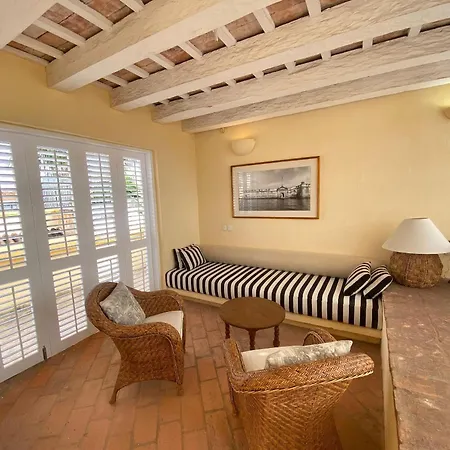 Сasa de vacaciones De 6 En El Casco Antiguo Con Piscina Y Vistas Al Mar